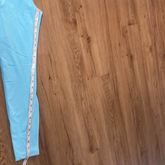 Lululemon leggings size 4 - Picture 3 of 5